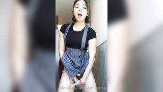 Hazelheartxxx rubbing hairy pussy OF