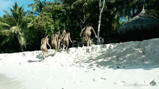 573503 ana chiri thai teen asian