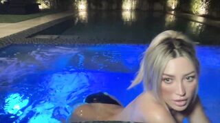 Stefanie Knight Hot tub Livestream