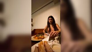 Mia Khalifa Topless Hotel Dinner Onlyfans Leak
