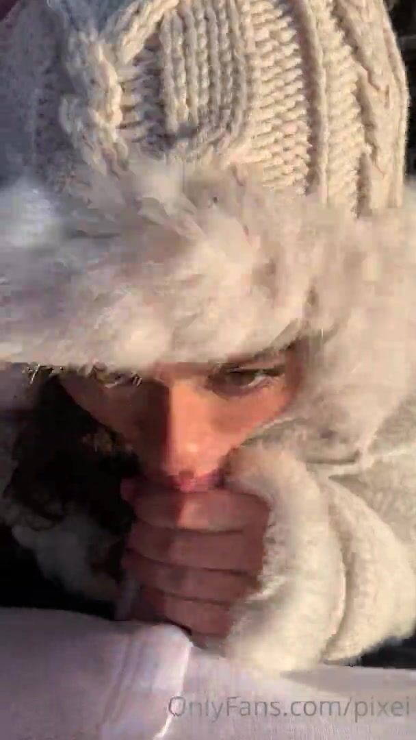 Pixei onlyfans model gets huge facial in public