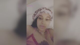 Cardi b ig live nipslip