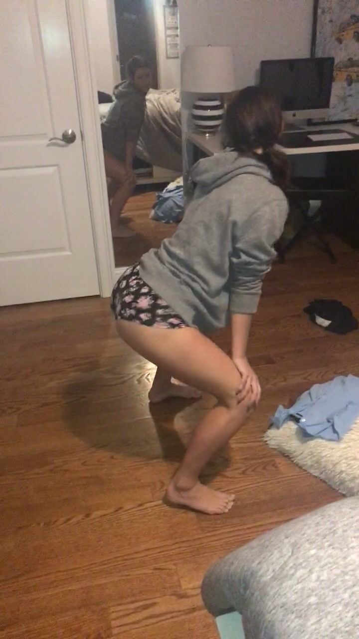 Charli damelio twerk