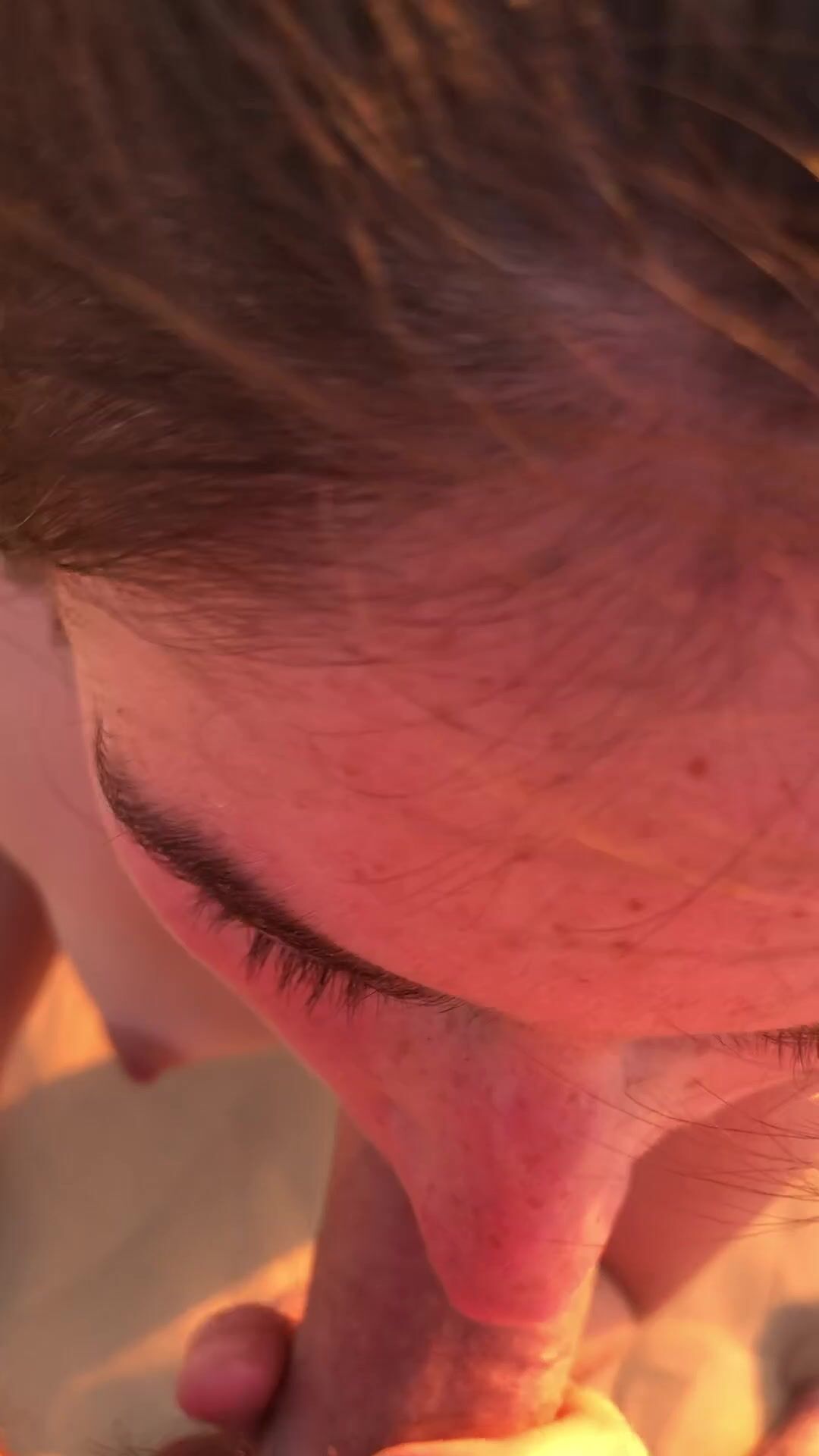 Bella gives incredible BJ