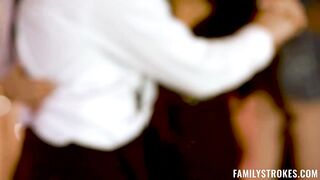 [FamilyStrokes] Aaliyah Love, Penny Barber, Coco Lovelock, Theodora Day Masquerade-