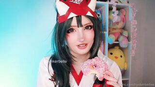 rynkerbelle sucking dildo