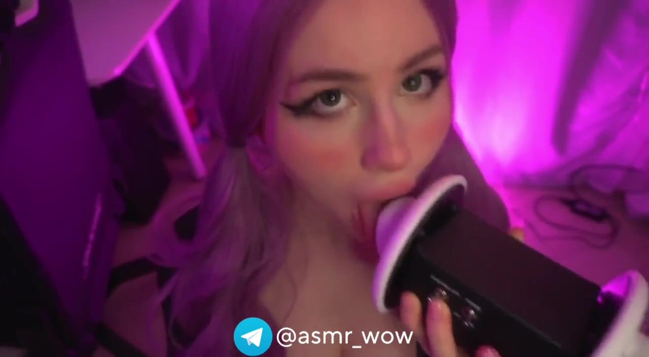 malinavag1na asmr ear licking
