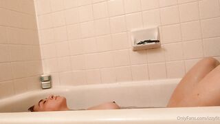 Izzy Bath