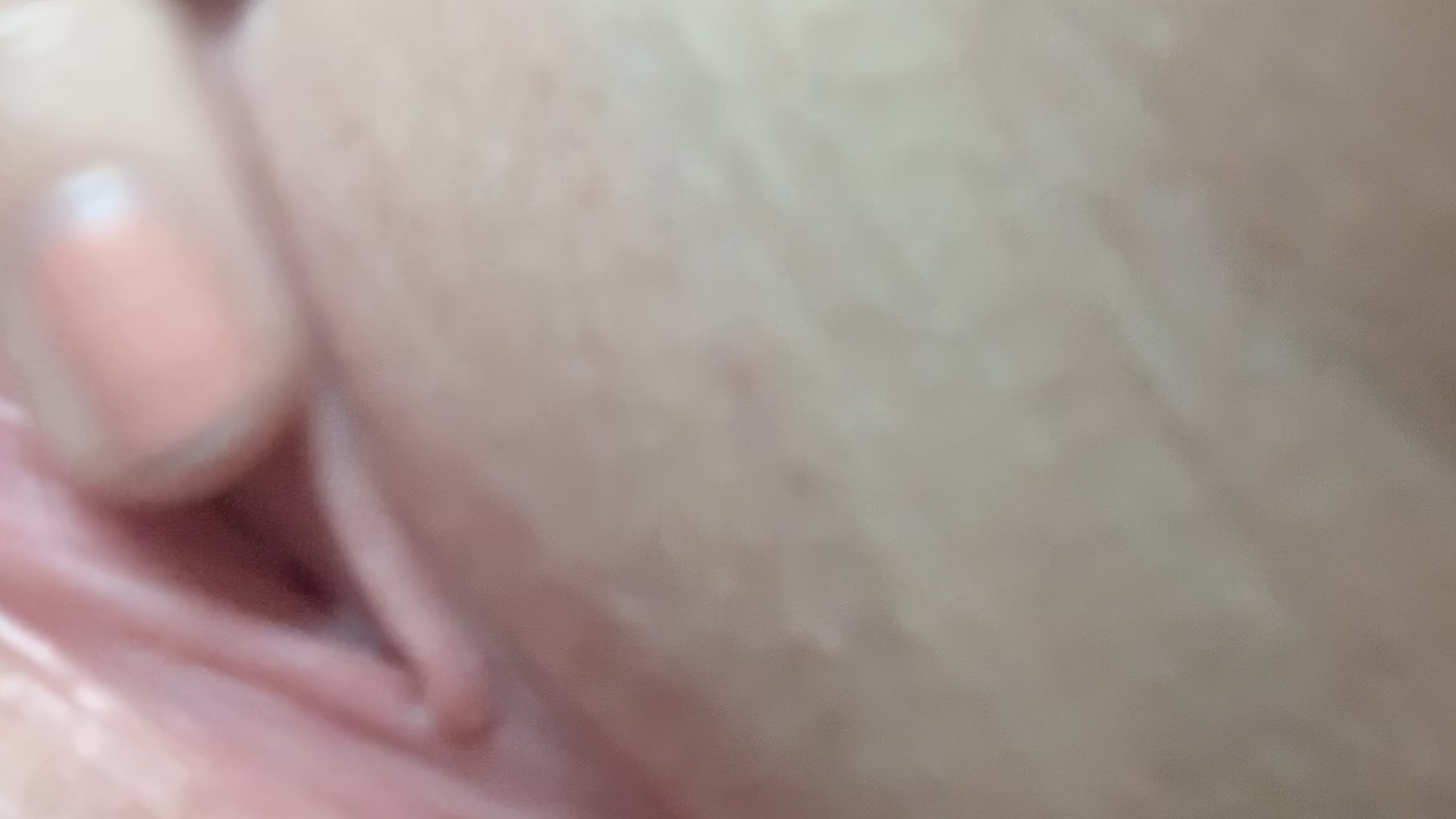 Daisea shows and lets you listen to her wet pussy sound