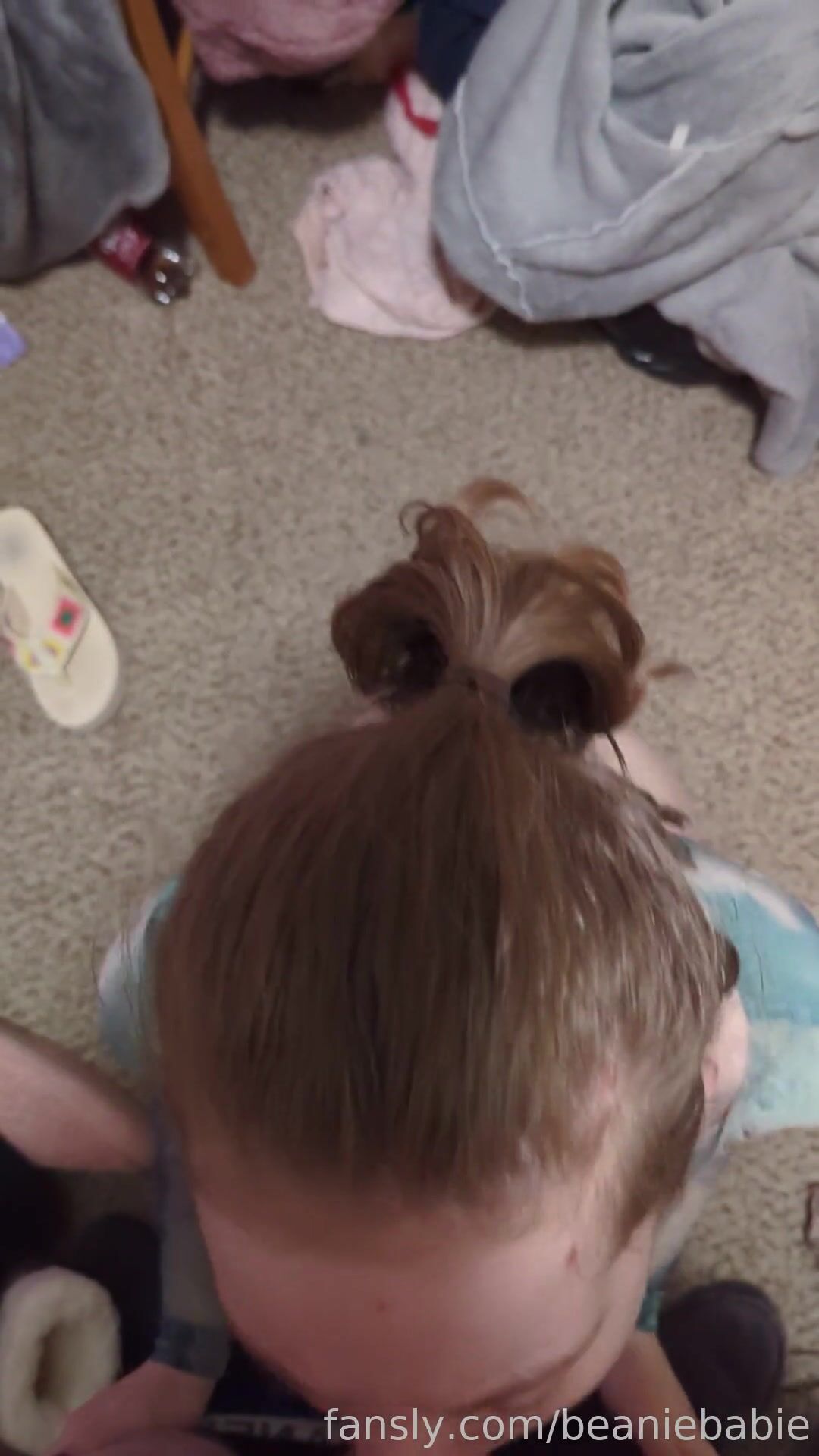 beaniebabie sucks cock