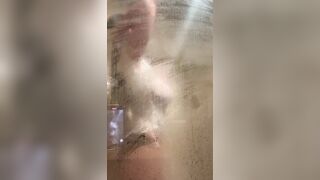 NNEVELPAPPERMANN shower tease