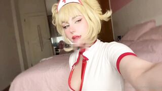 FE GALVAO NURSE COSPLAY 2