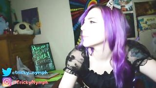 Cute Emo Camgirl Fingers Herself and Twerks for You