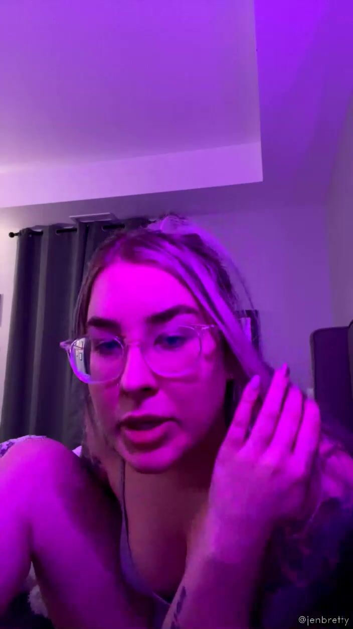Jen Brett - therealjenbretty