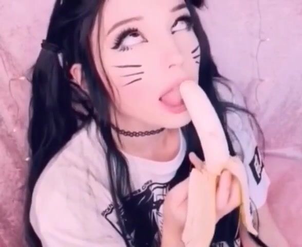 Belle Delphine 32