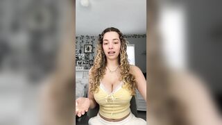 Kira Pregiato Cleavage Live