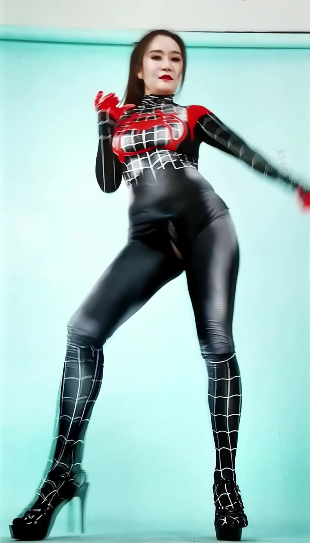 Chinese Dancer-Black Suit Spider-Man