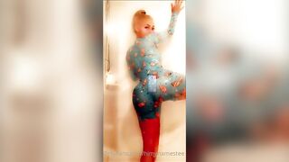 HiMyNameIsTee Shaking ass in the shower