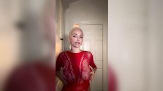 Lindsey Pelas new Livestream