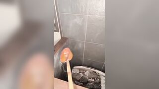 Numi R
