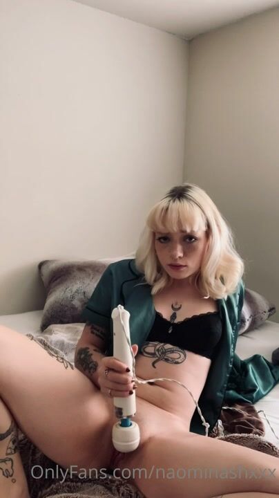 Naomi Nash solo