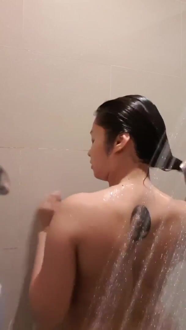 sheila snow - taking a bath