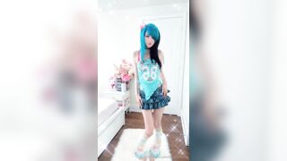 itsuwuhoney - boob flash
