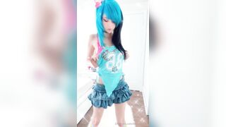itsuwuhoney - boob flash
