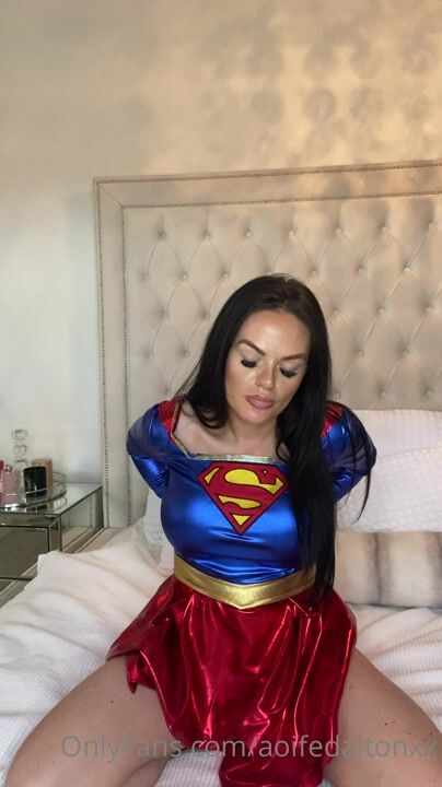 aoife supergirl solo