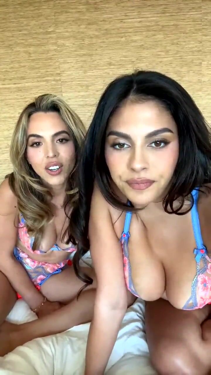 Amanda Trivizas live with Danielley Ayala