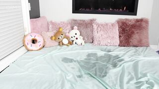 peeing on the bed lilcanadiangirl