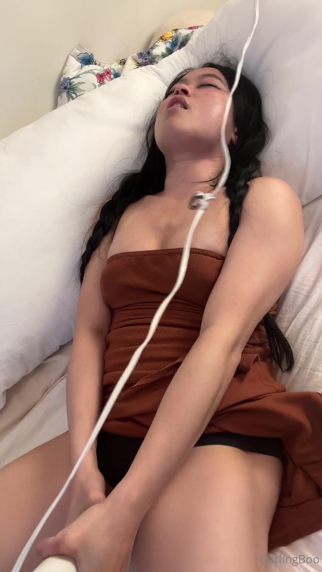 Darlingboo intense vibrator orgasm