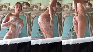 Anna Malygon soapy naked bath