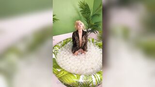Stefania Ferrario ball pool