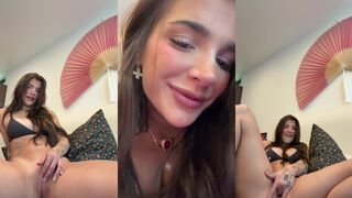 arikytsya rubbing out pussy