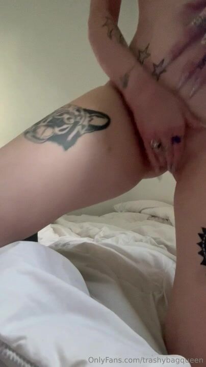 trashybagqueen solo masturbation