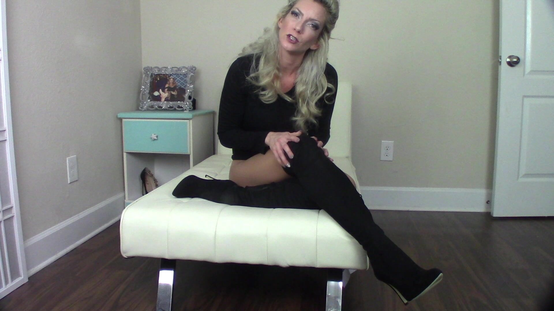 Goddess Gwen - Ruled By Thigh Boots