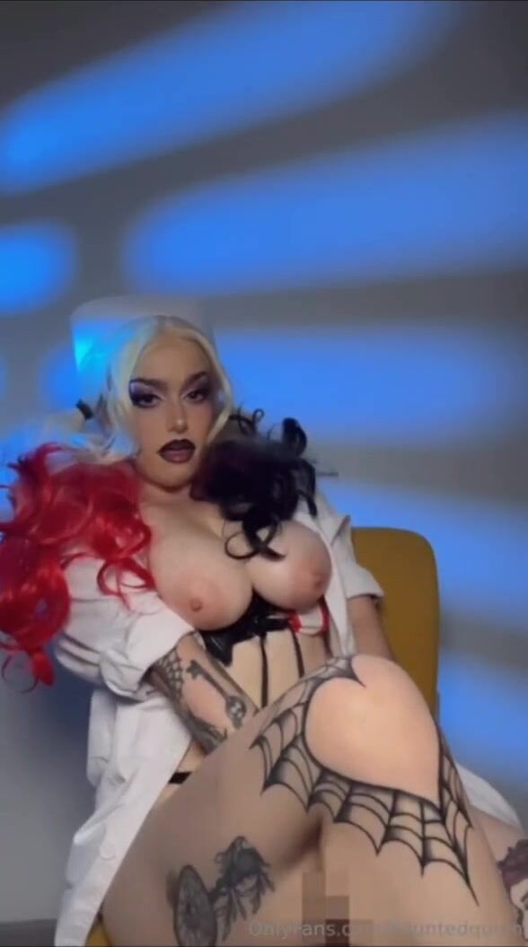 Harley Quinn dildo
