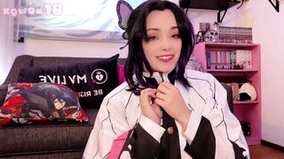 gwentaii - Sexting the Shinobu Cosplayer