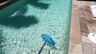 Ambie Bambie - I Sucked The Pool Boy Off In Front Of @vipdanielle