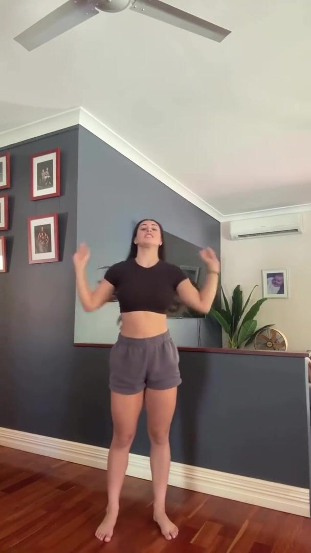 Brunettebaby/sarahb/sara.h44 handstand twerk