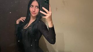 [ Macu Cardoso disfrutando el motel completo ]