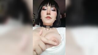 Novita Cosplay boobs