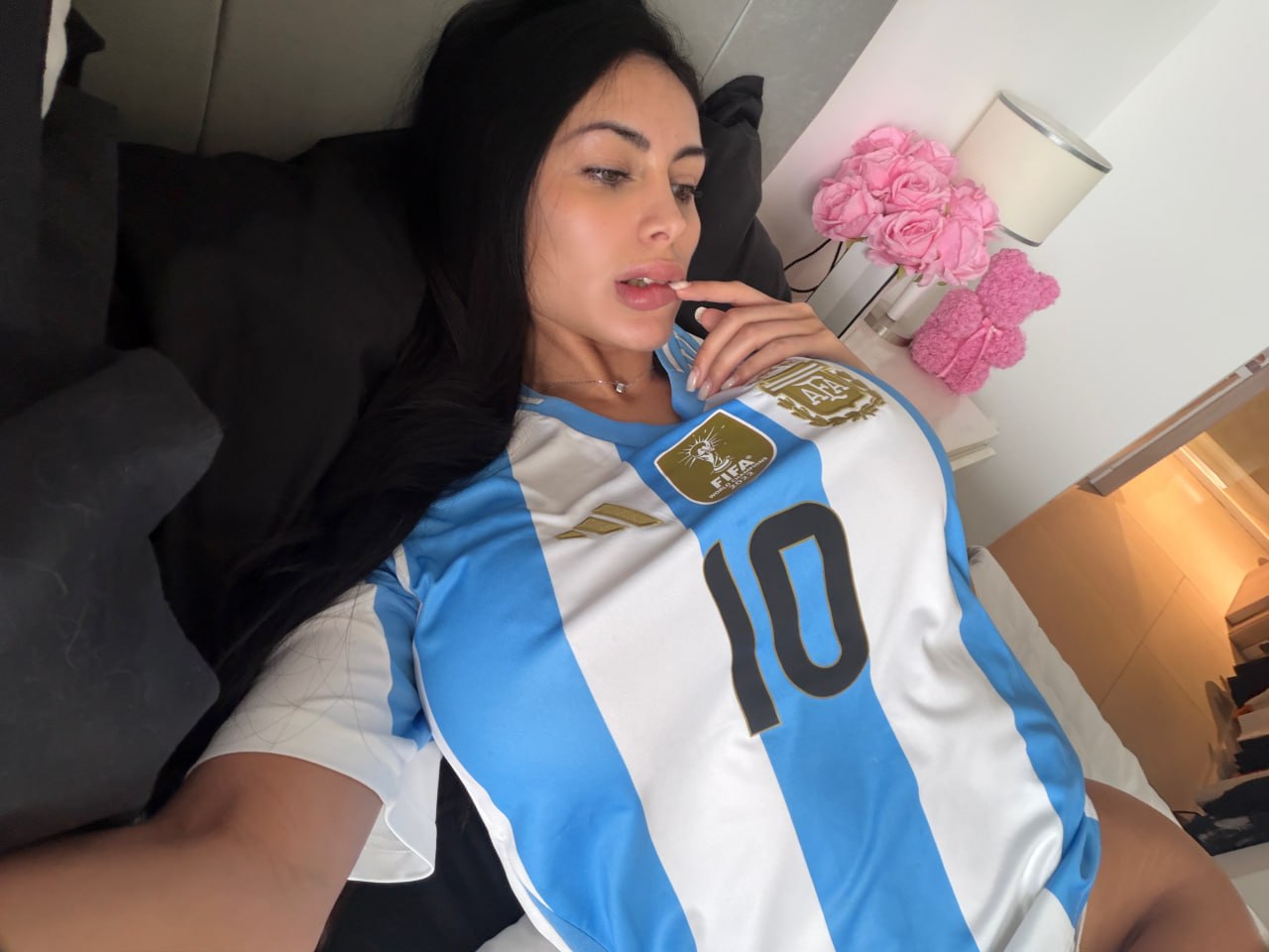 [ Flopichilo festejando argentina ]