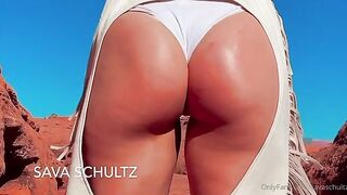 Sava Shultz Twerking