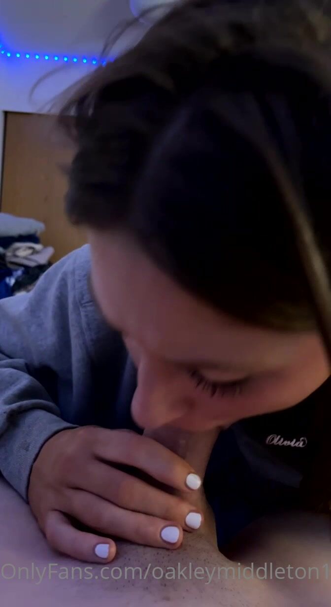 Oakley Middleton sexy moment