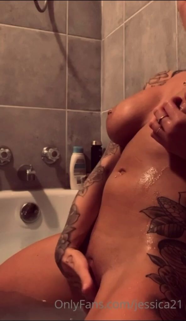 Solo play in bath jessica21