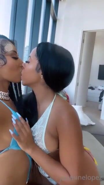 Rubi x yasmine