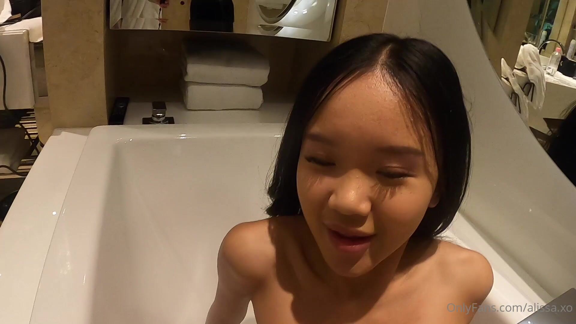Alissa XO Bathtub