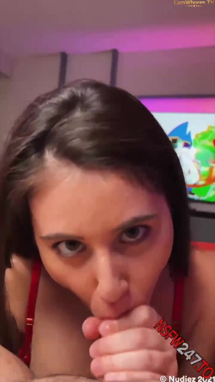 Violet Summers - Facial BJ with anal plug